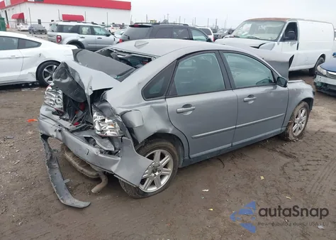 2006 Volvo S40 2.4I z USA, uszkodzony, nr VIN YV1MS382062224489